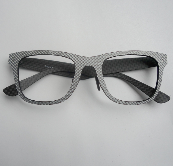 改变眼镜界的领导者——碳纤维眼镜工厂的崛起